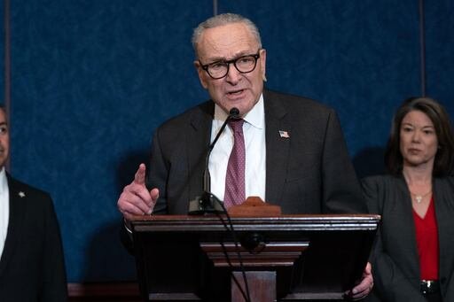 Chuck Schumer denunció que los mensajes fueron recibidos por correo electrónico