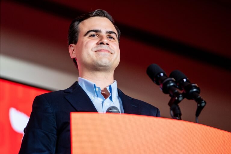 Insiste en que su futuro político se decidirá en 2027 y afirma que la gobernadora tiene “un nivel bajísimo de aprobación” que inviabiliza su candidatura