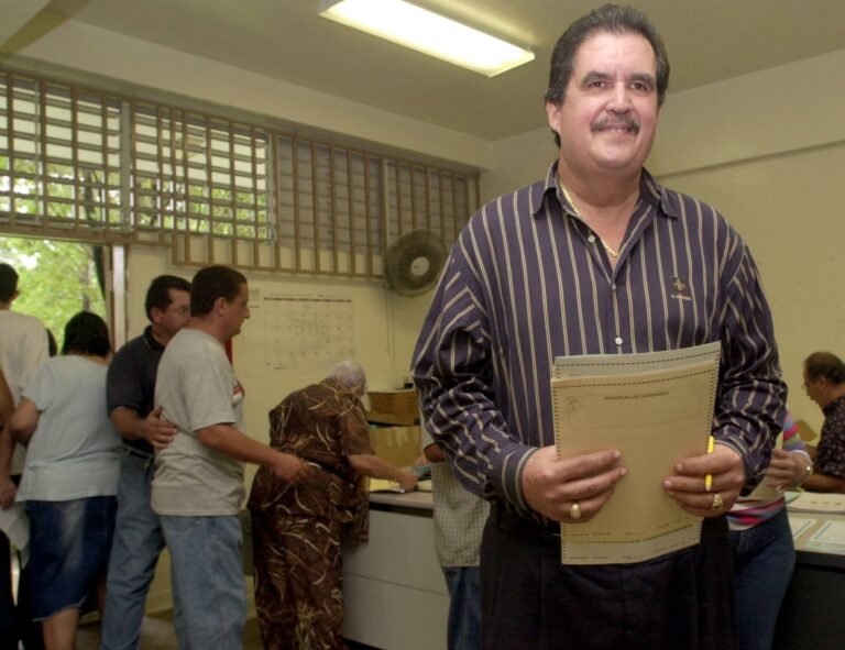 El actual ejecutivo municipal, Julio Alicea Vasallo, confirmó el deceso