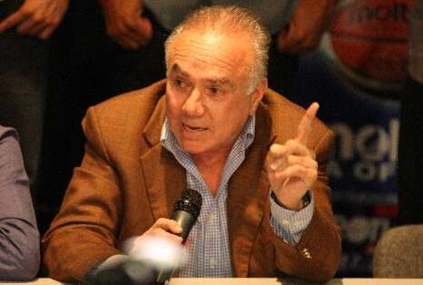 Fue campeón con los Leones de Ponce en el BSN y miembro del sexteto nacional