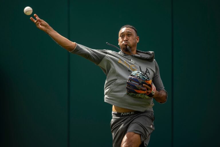 El contrato del cerrador puertorriqueño eleva a más de mil millones de dólares las obligaciones futuras de Los Ángeles