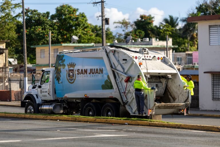 Miguel Romero anunció los ajustes al estatuto tras denuncias de vecinos y ahora deberán ser aprobados por la Legislatura Municipal
