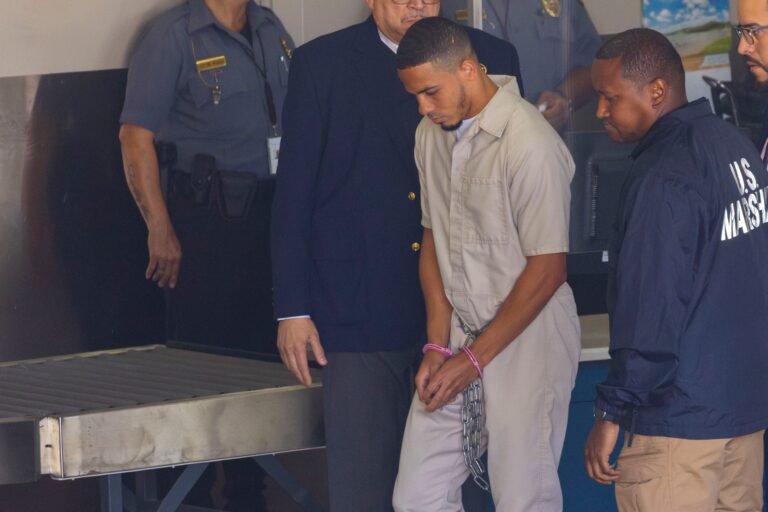 Presentó una petición de certiorari insistiendo en que el caso no procedía en el foro federal, argumento que fue rechazado por el Tribunal de Apelaciones en Boston