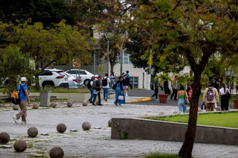 La Universidad de Puerto Rico aún debe aprobar el reglamento que permitirá a los alumnos de escuela superior completar el trámite