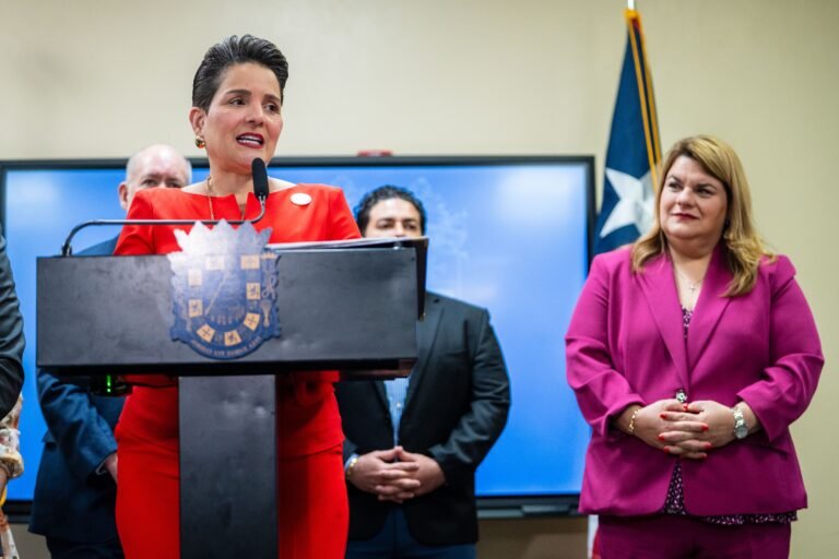 La gobernadora también designó a Jean Peña como secretario de Asuntos Públicos