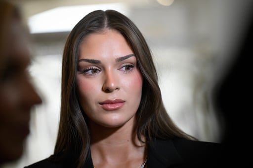 La reina de belleza se disculpó, pero perdió su corona tras acusaciones racistas