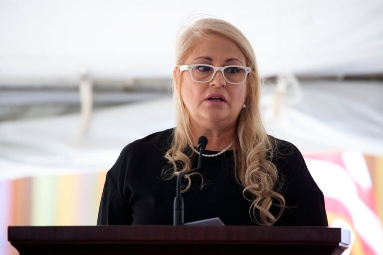 La Fiscalía federal informó a la corte sobre el perdón otorgado por el presidente Donald Trump e indicó que una vez las partes certifiquen que aceptan, el Tribunal puede cerrar el caso