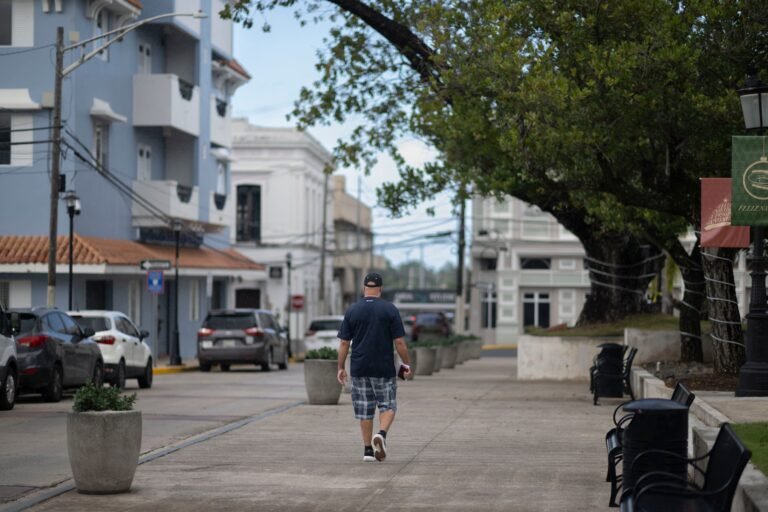 La medida del representante Jorge Navarro permitiría a los ayuntamientos establecer APPs para dirigir las áreas de recursos humanos, presupuesto y auditoría interna, entre otras