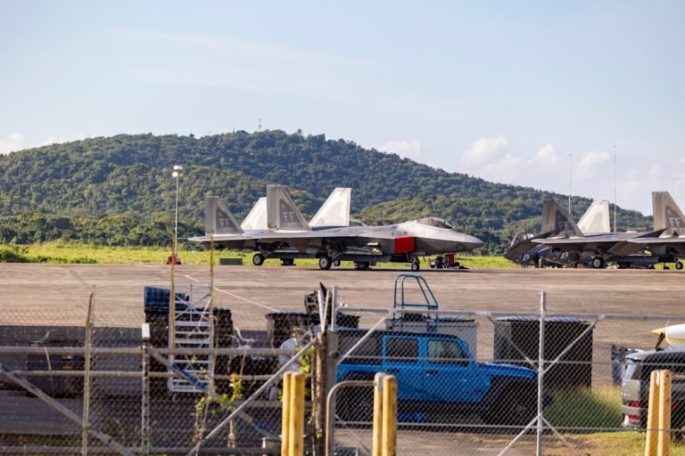 El gobierno de Estados Unidos anunció que arrestó al presidente de Venezuela y a su esposa durante un operativo militar