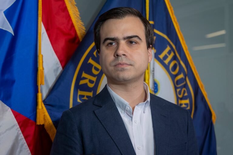 El también presidente del PPD se insertó en el debate sobre la eliminación de este beneficio, y aseguró que tampoco tiene chofer ni “carro lujoso” en Washington