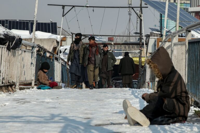 Los adinerados recibirían solo una “advertencia del juez”, mientras la clase media y pobre una “citación y prisión”