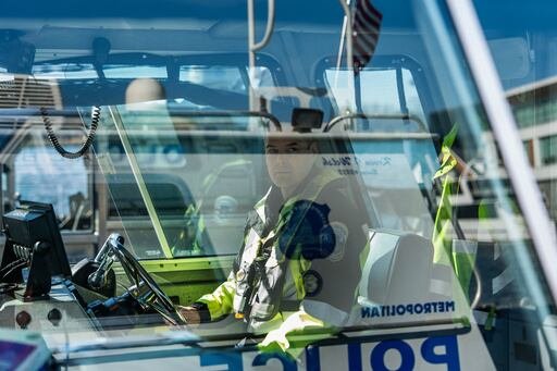 Personal de emergencias reflexiona sobre la trágica noche en que un avión de pasajeros y un helicóptero se estrellaron sobre el río Potomac