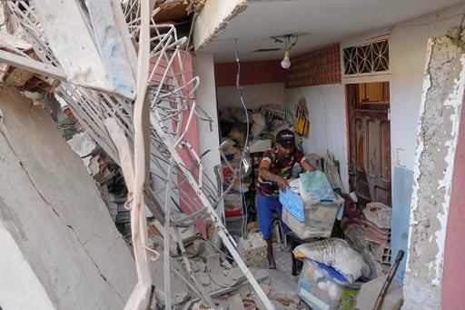 Un día después de que una operación militar estadounidense depusiera al presidente, Caracas permanece tranquila en medio de la incertidumbre sobre el futuro