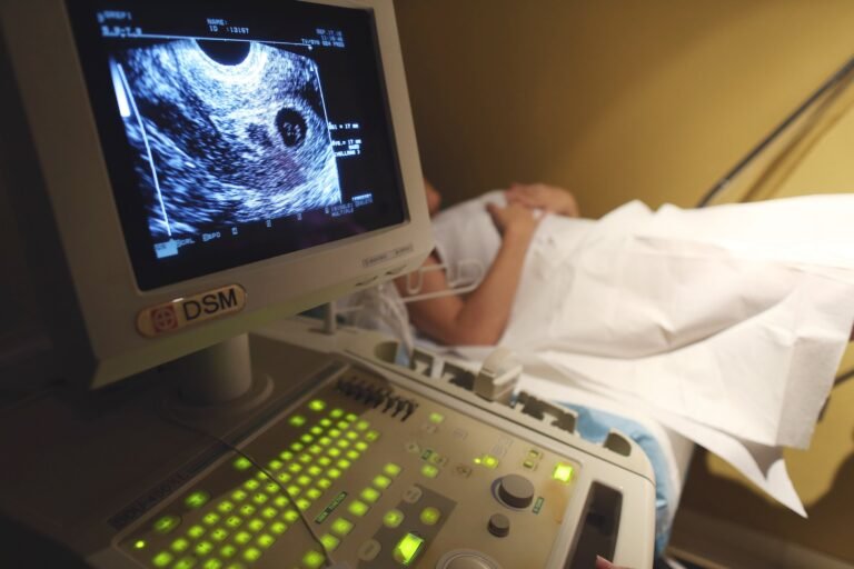 El error salió a la luz tras el nacimiento de la bebé, lo que llevó a los padres a exigir pruebas genéticas