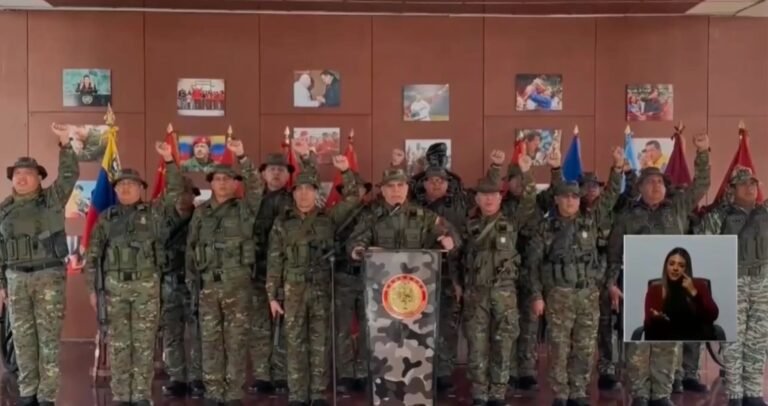 Los oficiales denunciaron que parte del equipo de seguridad de Nicolás Maduro fue asesinado por estadounidenses “a sangre fría”