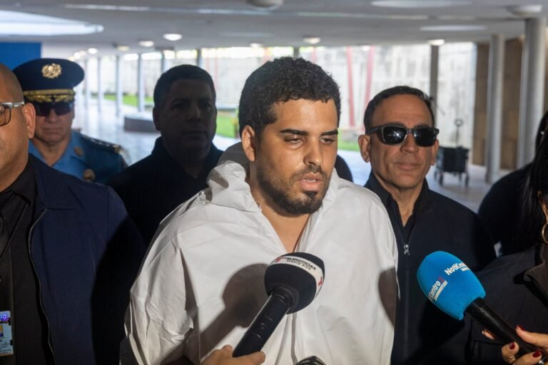 Christian Serrano Rosario, de 32 años, fue imputado de asesinato en primer grado y violaciones a la Ley de Armas