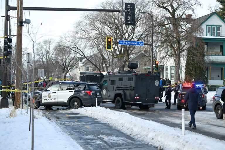 El gobierno alega que la víctima atacó a agentes de ICE con su vehículo y estos actuaron en defensa propia