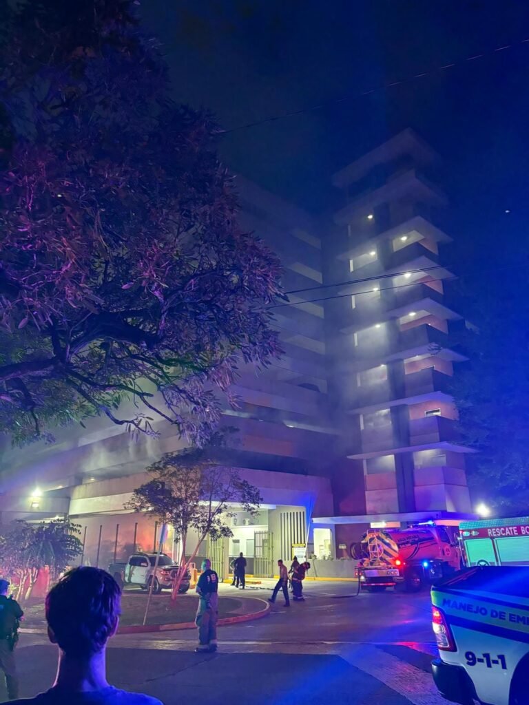 El Cuerpo de Bomberos indicó que nadie resultó herido a consecuencia del incidente