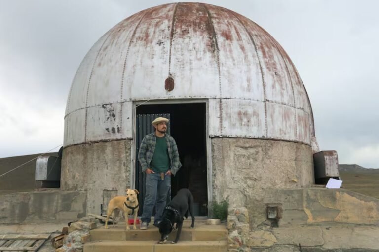 Javier Soto llegó hace un tiempo al lugar, situado a unos 100 kilómetros de El Calafate