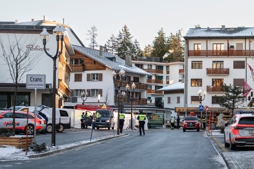 Las autoridades del municipio de Crans-Montana habían prohibido el uso de fuegos artificiales debido a la falta de lluvia en el último mes