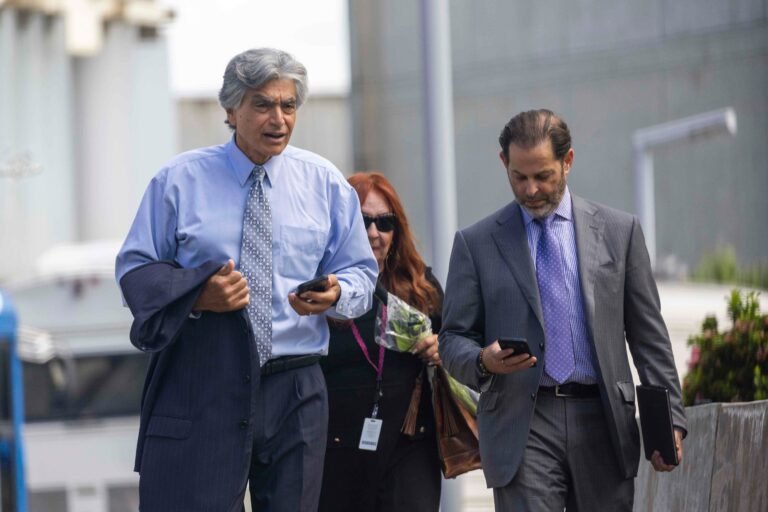 El exagente federal Mark Rossini, a través de su defensa, presenta objeciones sobre datos puntuales en el documento