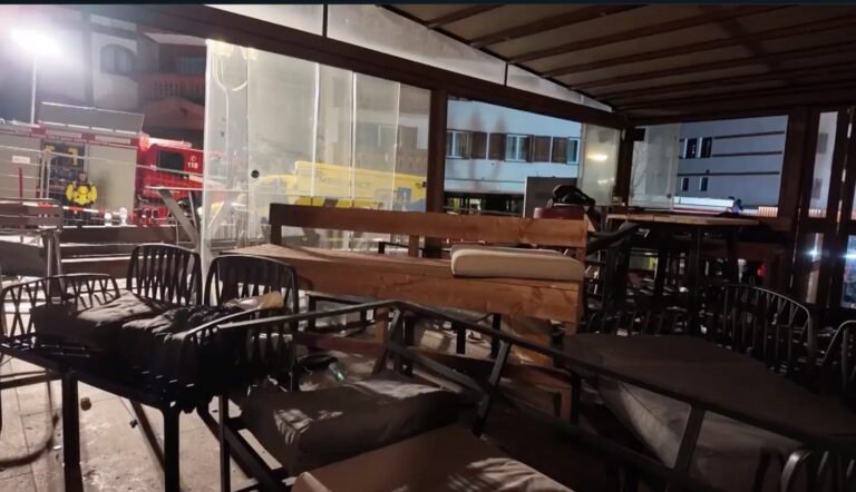 Los investigadores buscan la causa del siniestro en un popular bar de una estación de esquí suiza, que dejó 40 muertos y 115 heridos.