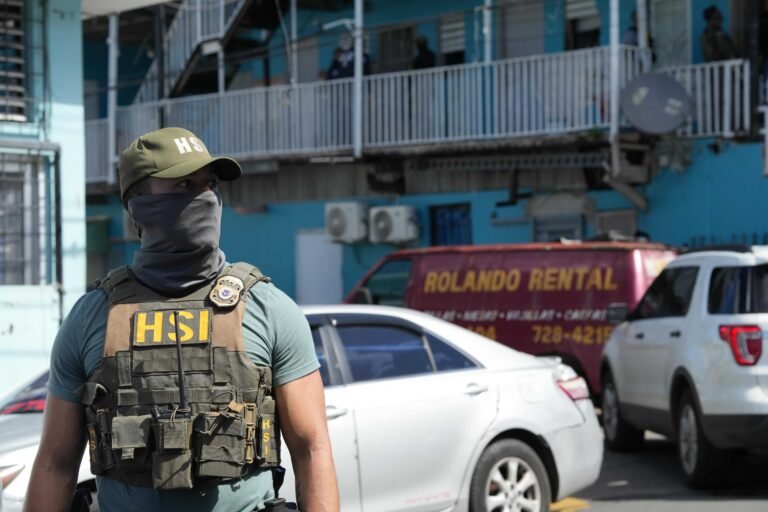 La gobernadora Jenniffer González sostuvo que, si fuera por ella, ya hubiera entregado la información, pero aguardará por la decisión de la agencia