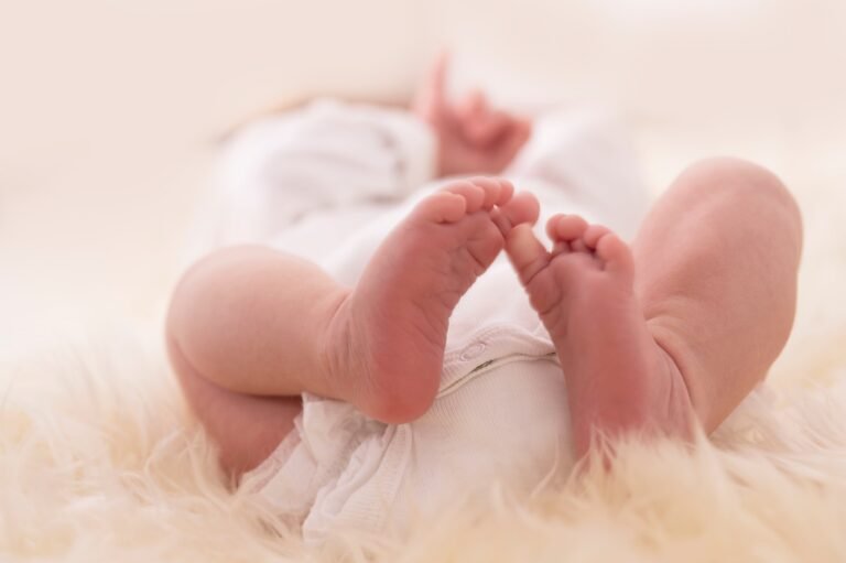 El infante de 21 días de nacido recibía tratamiento en la institución cuando un doctor notó las marcas