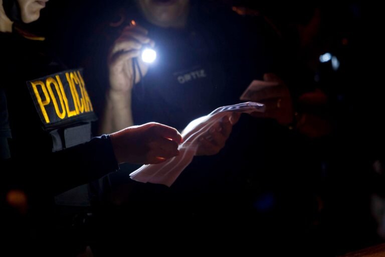 La Policía informó que el conductor se detuvo en la escena