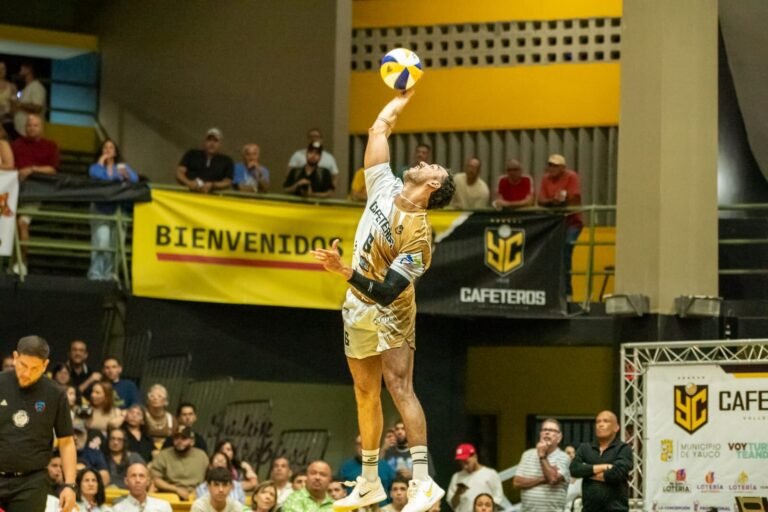 Yauco gana la serie 2-1 tras llevarse el tercer choque en tres parciales contra los Plataneros