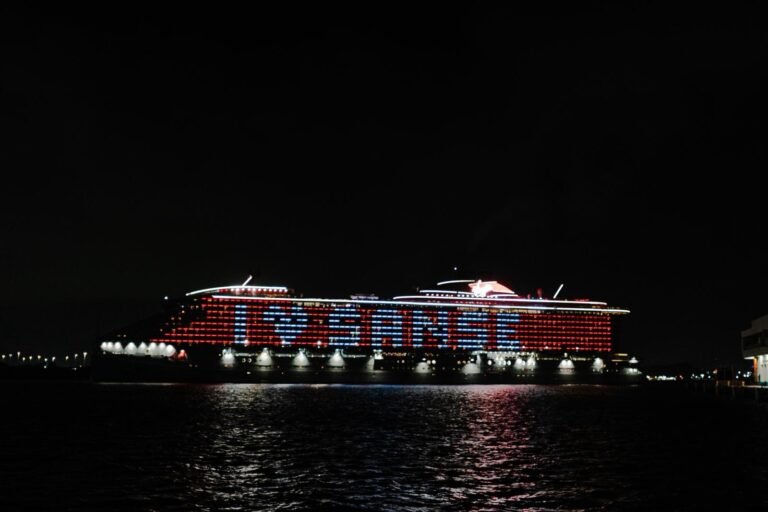 Cientos de personas fueron testigos del momento en la Bahía de San Juan