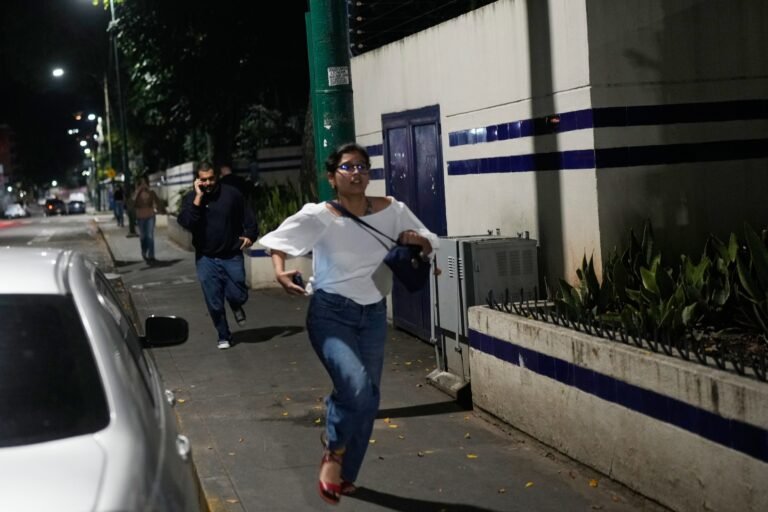 Múltiples informes resaltaron que ocurrieron varias explosiones en Caracas, al igual que aviones volando a baja altura