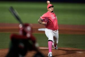 El zurdo de 22 años integrará la rotación boricua en el torneo que se jugará en marzo