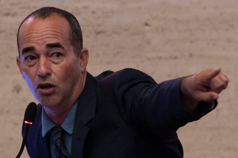 Tras el desenlace a nivel legislativo, uno de los querellantes procedió con un referido penal al Departamento de Justicia