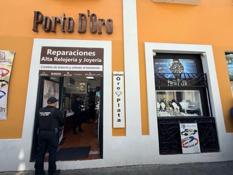 Dos individuos a bordo de una motora se habrían apropiado de una valija que contenía las joyas