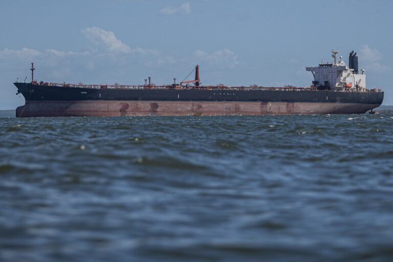 Sin mencionar directamente a la presidenta encargada, Delcy Rodríguez, el mandatario dijo que “está haciendo un gran trabajo”