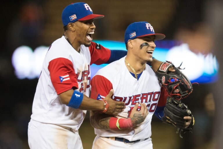 El plazo para entregarlo eran las 10:00 a.m, pero El Nuevo Día supo que la Federación de Béisbol, gerenciales del equipo boricua y MLB todavía gestionan permisos de peloteros