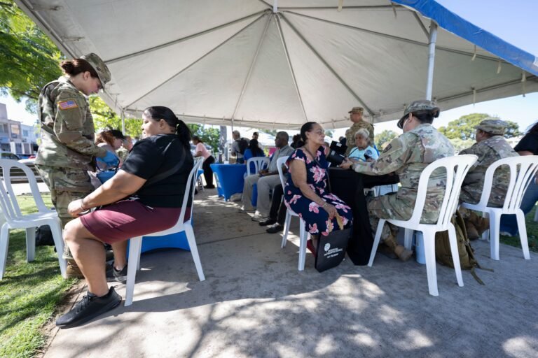 En la feria anual de salud y servicios en la Placita Barceló, brindaron cuidados primarios a casi 3,000 personas, en su mayoría vecinos de Santurce