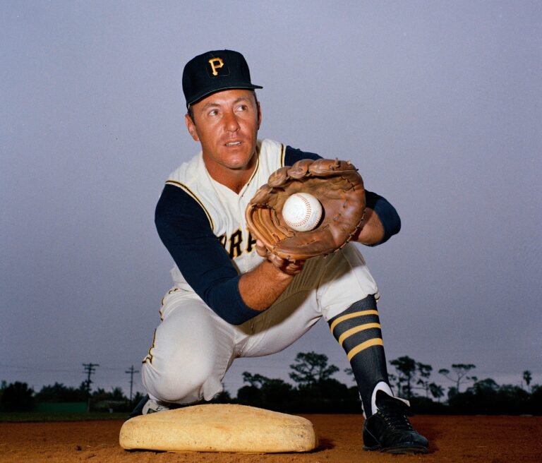 Fue reconocido por su jonrón ganador de la Serie Mundial de 1960 y sus ocho Guantes de Oro con los Piratas de Pittsburgh