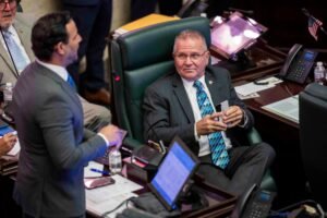 El representante José Aponte Hernández citó una mesa redonda para discutir el tema