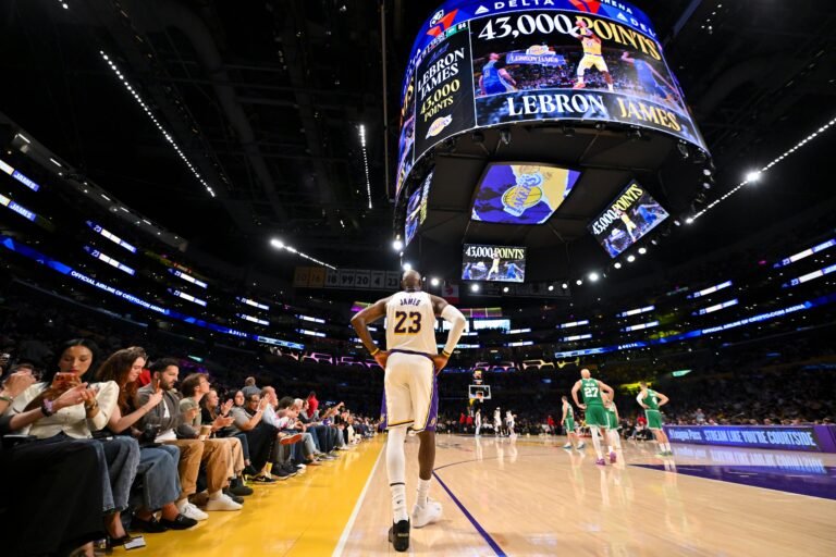 “El Rey” firmó otro hito en su legendaria carrera, aunque Boston impuso su dominio en la serie y dejó sin respuesta al conjunto angelino