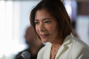 Personal de la agencia se reunió este martes con el padre de Armando A. Rodríguez Rodríguez, de 20 años, para darle una actualización del caso