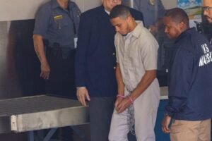 Insiste en que el sistema federal de justicia no tenía jurisdicción en el proceso por el que resultó convicto y sentenciado a dos cadenas perpetuas