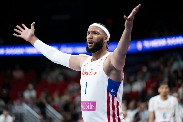 El quinteto patrio cayó, 96-85, en el primer choque de la segunda ventana clasificatoria y quedó solo en el sótano del Grupo B con 0-3