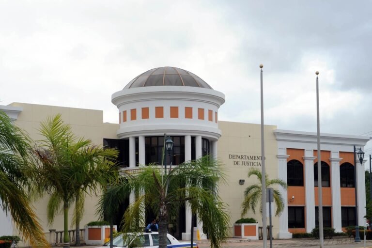 Contra Samuel Hernández Ventura pesa una orden de arresto y una fianza global de $5 millones