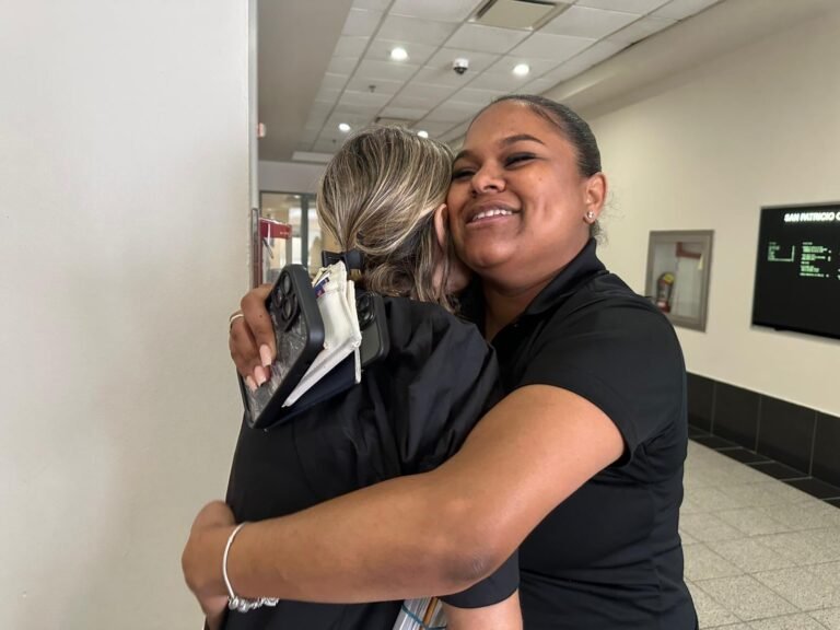 Luisa Álvarez, esposa embarazada de Joan Alberto Zorrilla Lora, salió de la corte agradecida porque se rencontrará con el hombre, detenido desde el 15 de enero