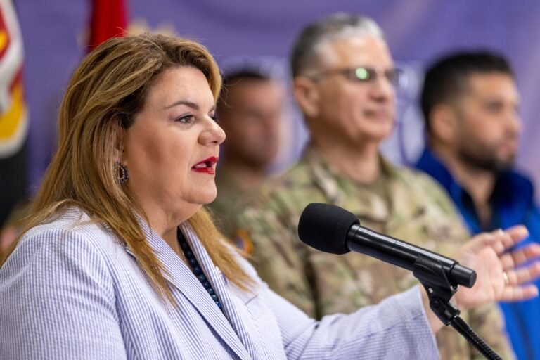 La gobernadora tuvo una reunión este sábado con el ayudante general de la Guardia Nacional