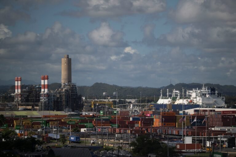 La contratación apuesta a anclar la embarcación en la bahía de San Juan, donde anteriormente se han levantado objeciones de falta de espacio