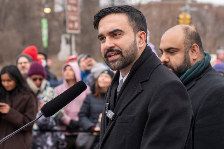 La iniciativa tuvo una buena acogida entre organizaciones en defensa de los inmigrantes como la Coalición Inmigrante de la ciudad