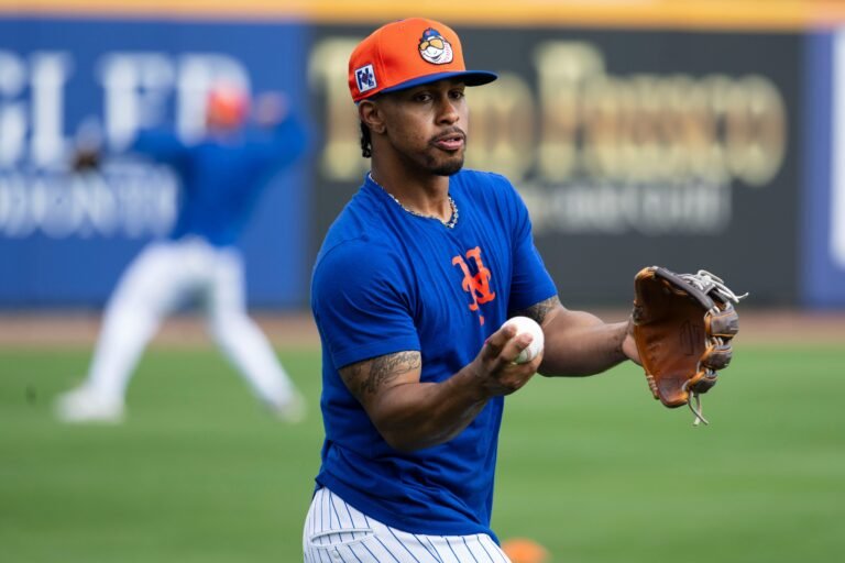 El campocorto boricua se reportó al ‘spring training’ de la novena, luego de confirmarse su ausencia con Puerto Rico en el Clásico Mundial debido a la falta de una póliza de seguro